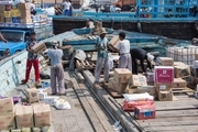 لنج تجاری حامل ۵۰ میلیارد ریال کالای قاچاق توقیف شد