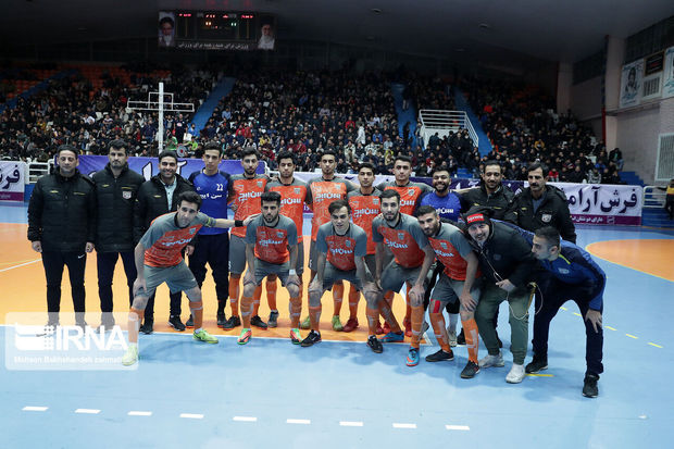 بازیکنان سن ایچ در صورت پیروزی بر نماینده اصفهان پاداش می گیرند