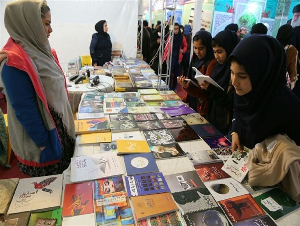 نمایشگاه های کتاب در مدارس قزوین برپا شد