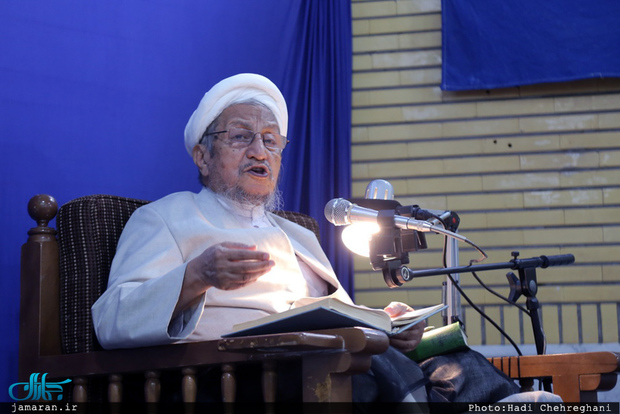 آیت الله العظمی صانعی: بی مهری ها به امام خمینی همچنان ادامه دارد