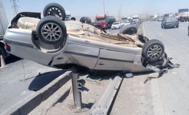 واژگونی خودرو در مهریز ۶ زخمی بر جا گذاشت