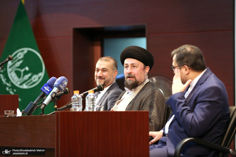 تجدید میثاق وزیر ، معاونان ومسئولان وزارت خارجه با آرمان های حضرت امام (س)