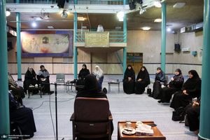 دیدار جمعی از خواهران نخبه عراقی با دکتر فاطمه طباطبایی در جماران