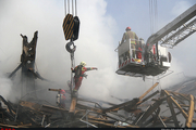 یکی از ساختمان مجاور پلاسکو تخریب شد/ آمار مصدومان به ۱۱۴ نفر رسید