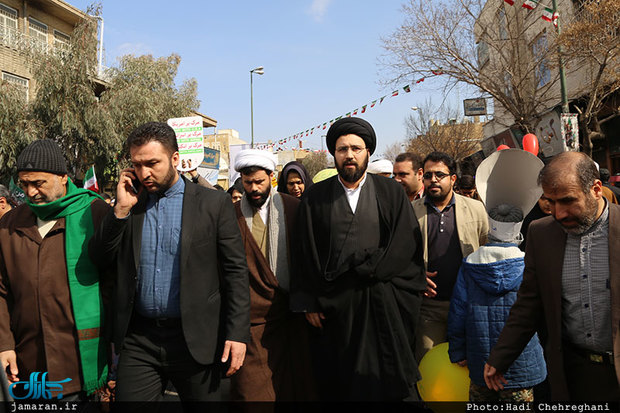 حضور حجت الاسلام و المسلمین سید علی خمینی در راهپیمایی 22 بهمن شهر قم