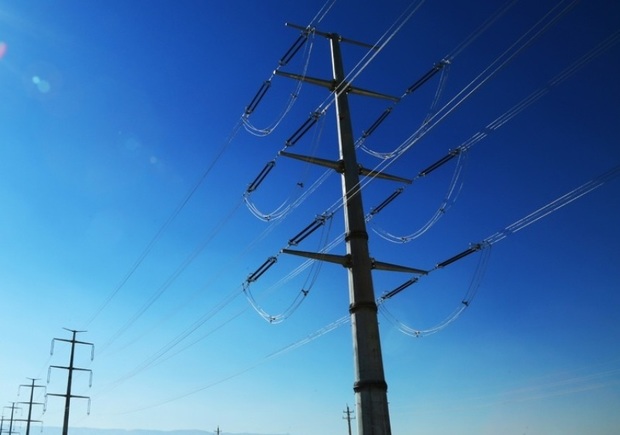 شبکه برق فشار متوسط منطقه ویژه اقتصادی لامرد بهره برداری شد