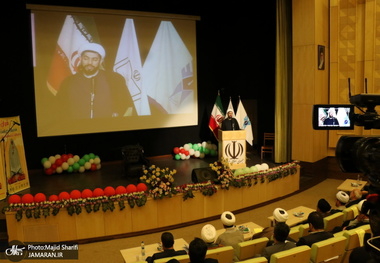 همایش ملی قرآن؛ فضیلت، کرامت و فعالیت اجتماعی زنان در خمین برگزار شد