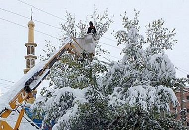 برف و کولاک، برق ۱۰ روستای الیگودرز را قطع کرد
