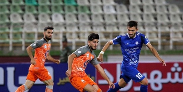 حضور بازیکن سایپا برای مذاکره در باشگاه پرسپولیس 
