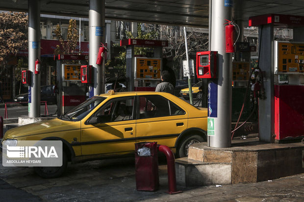 تاکسی‌های بین شهری جنوب کرمان برای دریافت سهمیه سوخت اقدام کنند