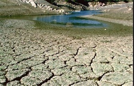 سطح آبخوان دشت دهگلان به عمق 37 متری زمین افت کرده است