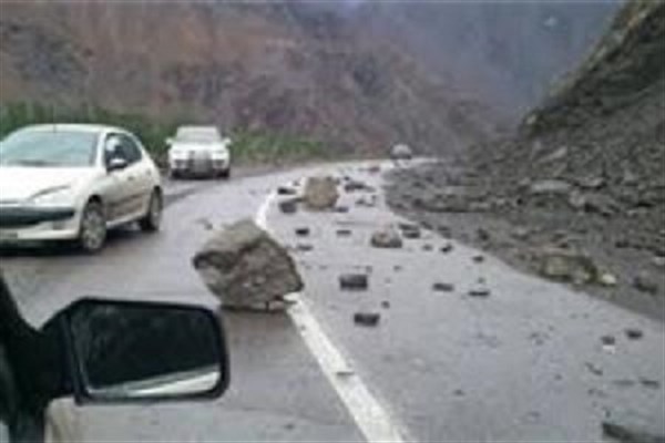 سقوط سنگ در جاده کندوان پنج زخمی برجای گذاشت