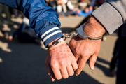 دستگیری 2 سارق خودرو در یاسوج   سارقان محتویات ‌24 خودرو  را ربودند