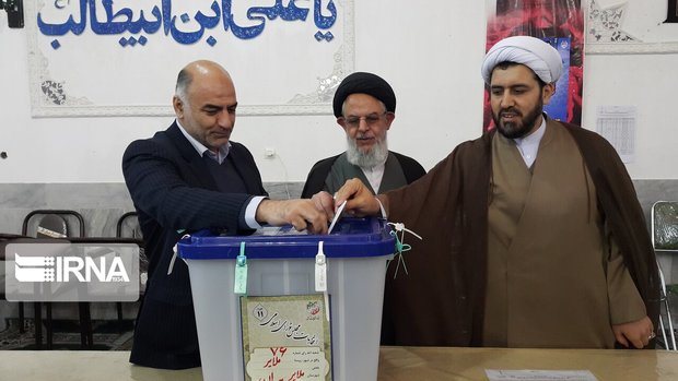 امام جمعه ملایر: حضور مردم در انتخابات اتمام حجت برای خدمتگزاران نظام است
