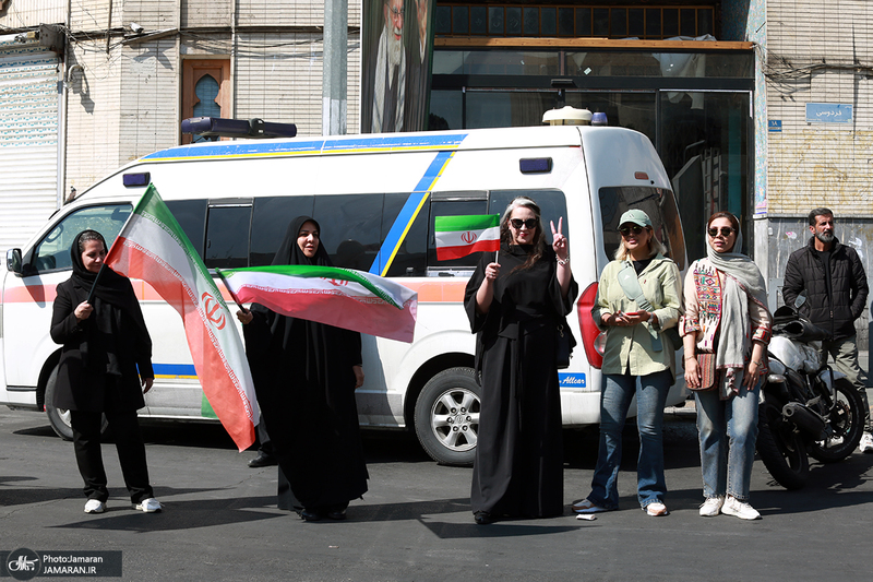 راهپیمایی دختران «جان‌فدای ایران»- ۲