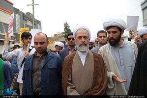راهپیمایی نمازگزاران نماز جمعه قم در واکنش به خروج آمریکا از برجام