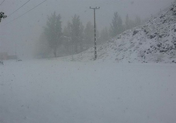 بارش برف در مناطق شمالی و کوهستانی استان تهران شهروندان از سفر غیرضروری خودداری کنند