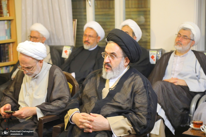 نشست علمی با موضوع  امام خمینی(ره) نهضت و نظام اسلامی