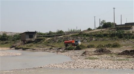 گله گذاری ، تنها اقدام مسئولان قائمشهر برای حل مشکل تخلیه فاضلاب در رودخانه تلار