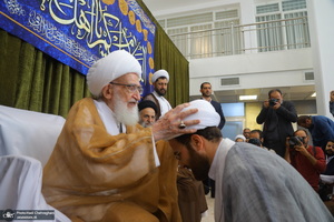 مراسم عمامه گذاری طلاب روز ولادت پیامبر اکرم (ص) و امام جعفر صادق (ع) در بیوت مراجع