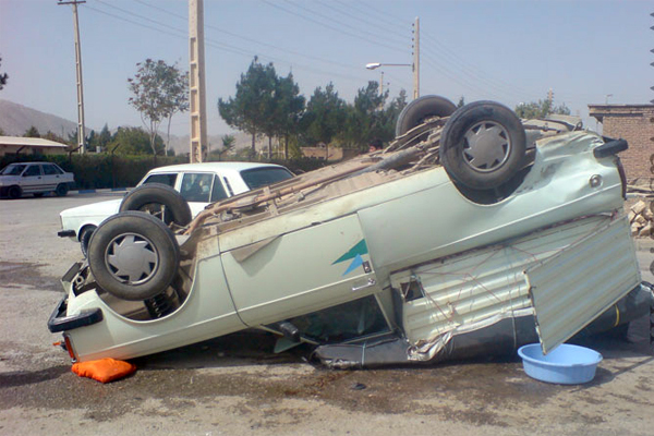 واژگونی پیکان وانت در ایرانشهر یک کشته و12 مجروح برجا گذاشت