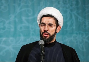 خود دانشمند پنداری معضل دانشجویان است