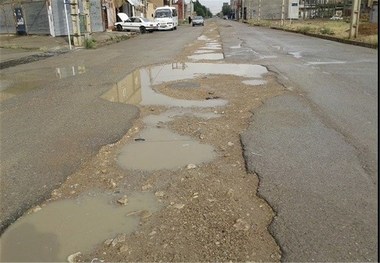 وضعیت نامطلوب آسفالت خیابان‌های اصلی سنندج سبب نارضایتی شهروندان شده است