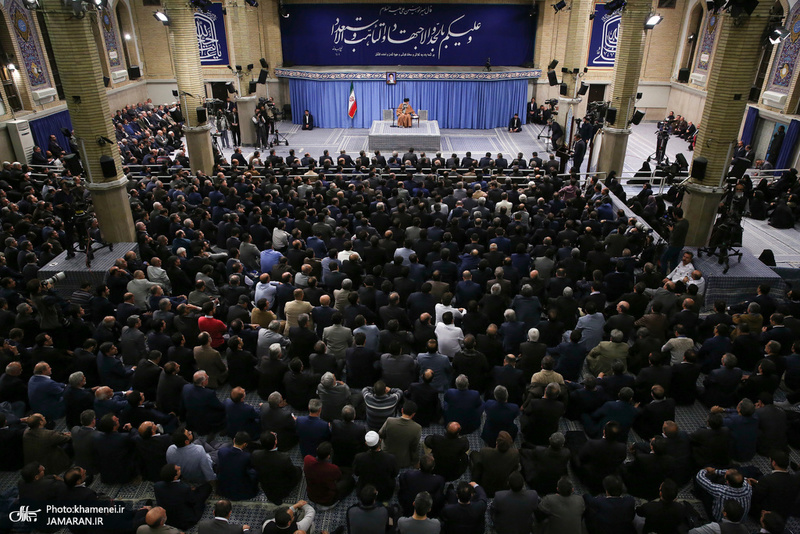 دیدار جمعی از تولیدکنندگان، کارآفرینان و فعالان اقتصادی با رهبر معظم انقلاب