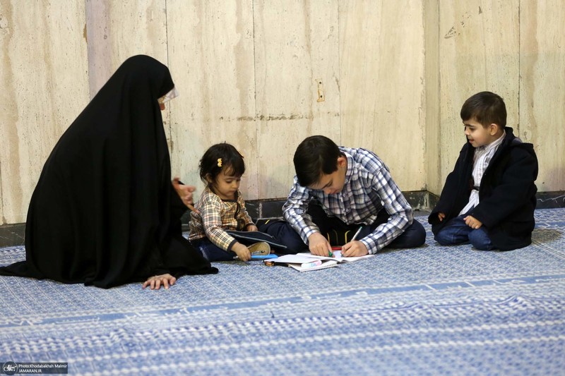 مراسم رونمایی از کتاب کارگزار صدیق در حسینیه جماران