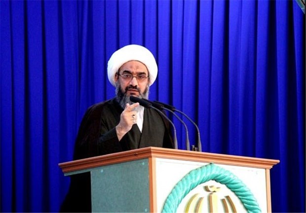 وزارت نفت مصوبه اشتغال ۵۰ درصدی نیروهای بومی استان بوشهر را اجرایی کند