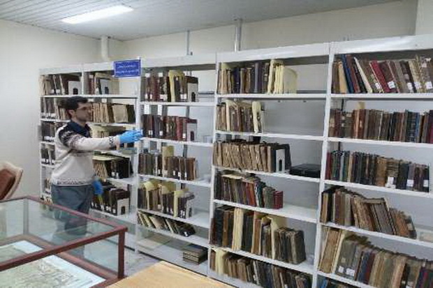 887 کتاب منبع نفیس در ارومیه نگهداری می شود