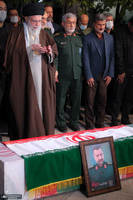 اقامه نماز رهبر معظم انقلاب بر پیکر سردار شهید سیدرضی موسوی