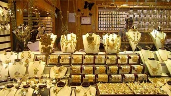 طلا فروشی در شیراز دیگر  صرف ندارد  کوته‌نظرى‌ها اجازه نمى‌دهد بازار طلا رونق پیدا کند  بزودی باید منتظر تغییر شغل در این صنف باشیم