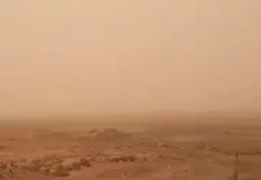 توفان شن راه ارتباطی 30 روستای ریگان را بست