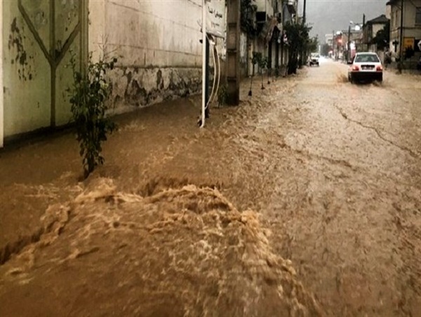 بیشتر شهرهای مرکزی و شرق مازندران درگیر سیلاب