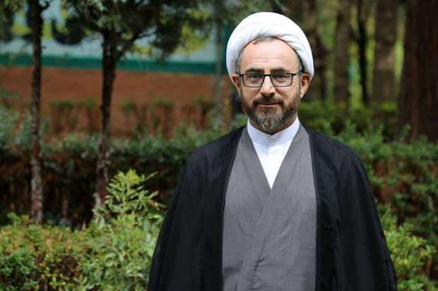 کریمی تبار، امام جمعه ایلام: در ایلام گرانی و بیکاری بیشتر از استان های دیگر است؛ اینها زمینه‌ساز و بستر اصلی اعتراضات بود/ دشمن سریعا به اعتراضات اقتصادی رنگ سیاسی داد/ اهداف جریان کردی ضد انقلاب همیشه به سنگ می‌خورد
