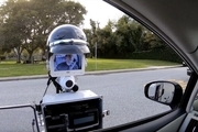این ربات امنیت جاده ها را برقرار می کند+ عکس