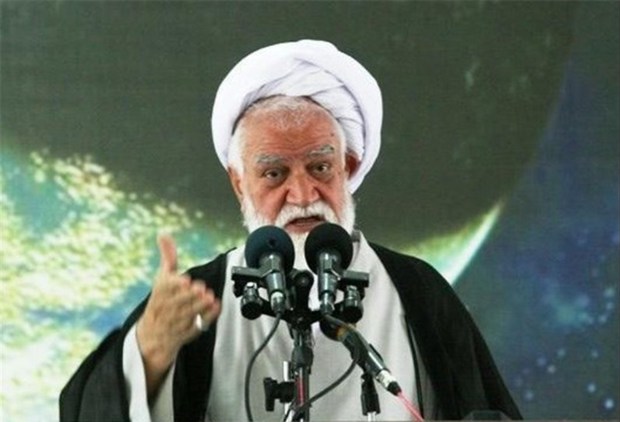 امام جمعه بندرعباس: مردم ساخت و سازها را به جامعه مهندسی واگذار کنند