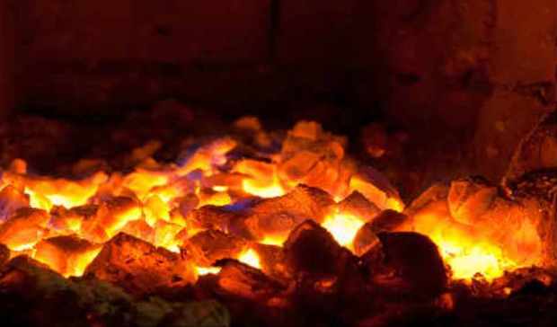 70 کوره زغال قاچاقچیان چوب در فارس نابود شد
