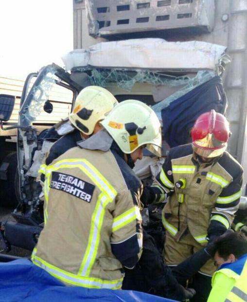 برخورد مرگبار 2 دستگاه کامیون در جاده دماوند تهران