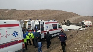 ۲۰ مجروح در برخورد اتوبوس با مینی‌بوس در آزاد راه تهران - قم
