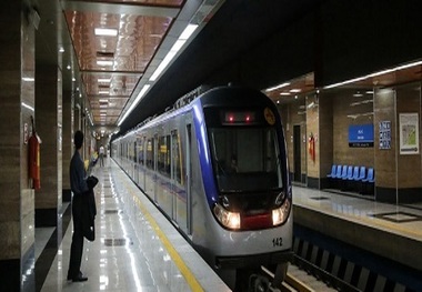 ایستگاه مترو بهارستان روز شنبه برای ساعاتی پذیرش مسافر ندارد
