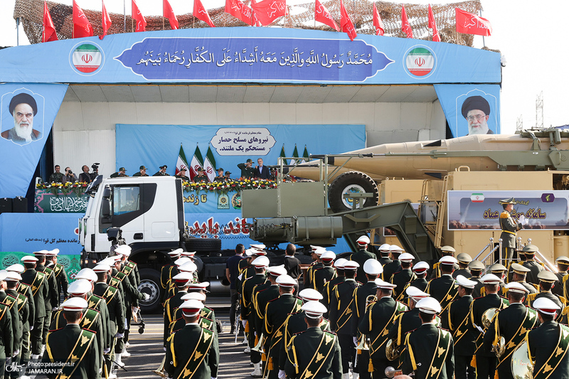 مراسم رژه نیروهای مسلح در جوار حرم مطهر امام خمینی (س)