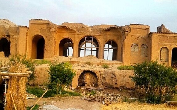 تبدیل ملک تاریخی "کلانتر" کرمان به بساط سبزی‌فروشان  مشکلات حقوقی؛ مانع ترمیم و مرمت