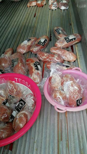 یک واحد بسته بندی غیرمجاز گوشت در کرمانشاه تعطیل شد