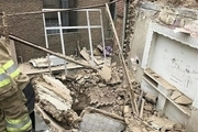 محبوس شدن ۹ نفر به دلیل ریزش سقف ساختمان در قزوین