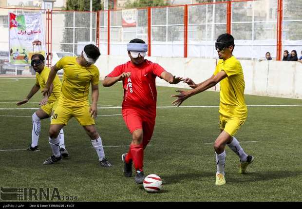 فوتبال برتر نابینایان کشور   تیم های سیرجان و فارس برابر حریفان خود پیروز شدند