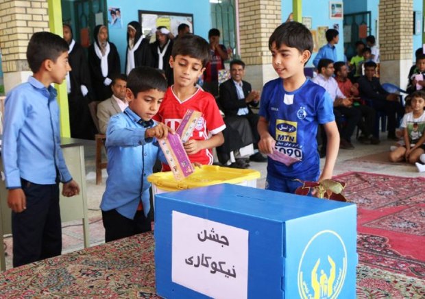 3 هزار پاکت ویژه جشن نیکوکاری در مدرسه های رودان توزیع شد