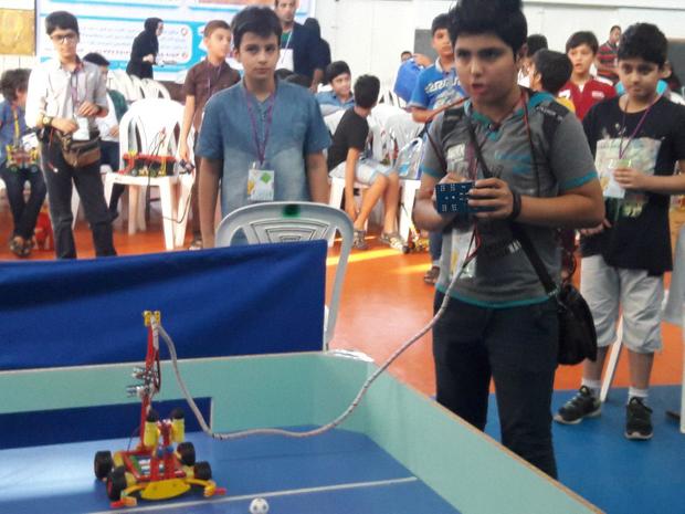 ربات های دانش آموزان مازندرانی پیروز دوازدهمین جشنواره ملی 'لکوکاپ'