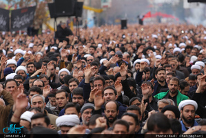 عزاداری و پیاده روی آیت الله وحید خراسانی همزمان با سالروز شهادت حضرت زهرا(س) 